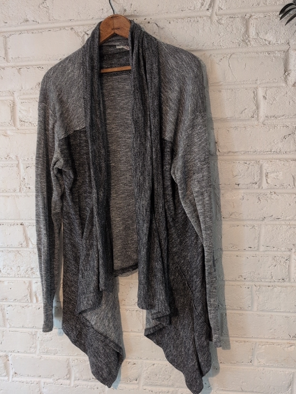 Knox Rose Two-Tone Gray Open-Front Draped Cardigan